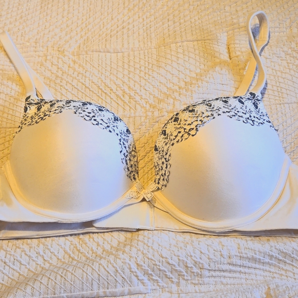 Victoria's Secret Body By Victoria 38B (offwhite/dark gray)